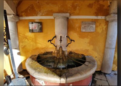 Vattenbrunnen vid Place du Cap