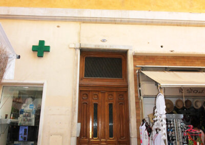 Porten till 27 rue St-Michel
