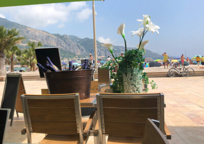 Vy från le P'tit Creut vid Plage des Sablettes